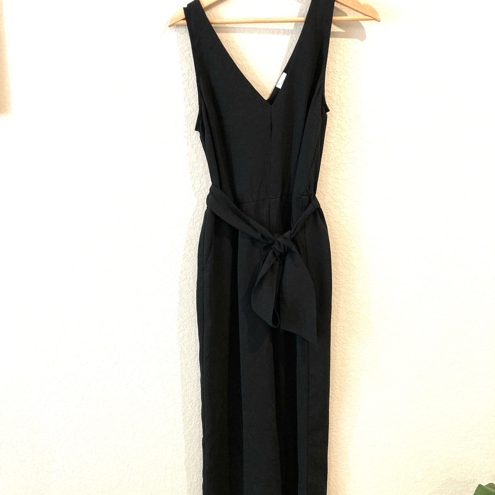 Women’s a new day Black V-Neck Jumpsuit, size small